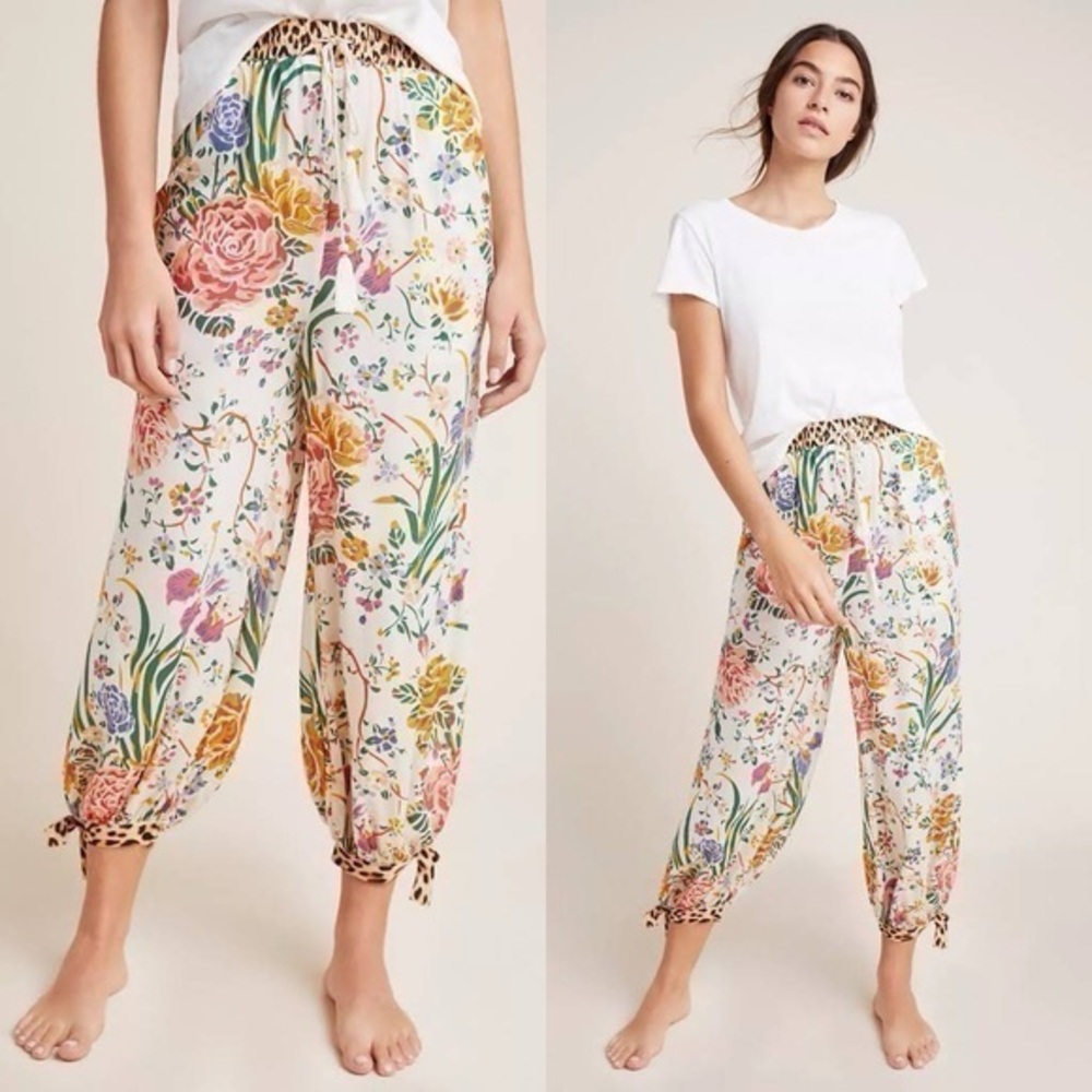 Anthropologie Cream and Pink Cropped Floral Pants